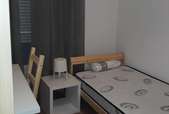 Arrendo quarto a estudante em apartamento T3 em Sacavem