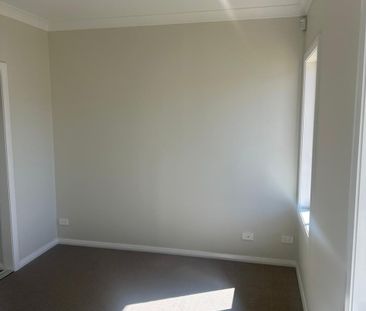 Modern Single Level Living in the Heart of Box Hill for Lease - Photo 1