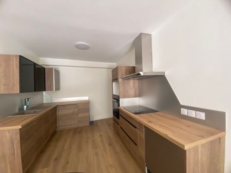 Location Appartement 3 pièces 47m² CASSIS 13260 - Photo 3