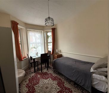 property to rent St. Michaels Road, Bournemouth, Dorset, BH2 - Photo 3