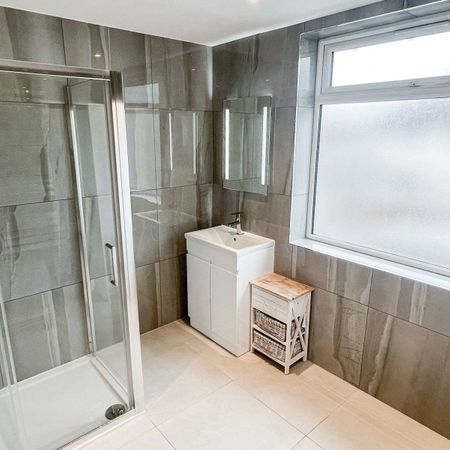 Russell Gardens 1A - Photo 3