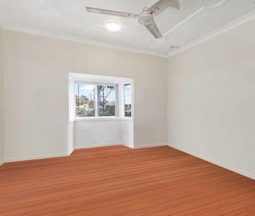 Charming 3 Bedroom plus study home in central Gosford - Photo 6