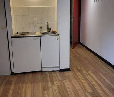 Location Appartement 1 pièce 17m² ANNECY 74000 - Photo 2