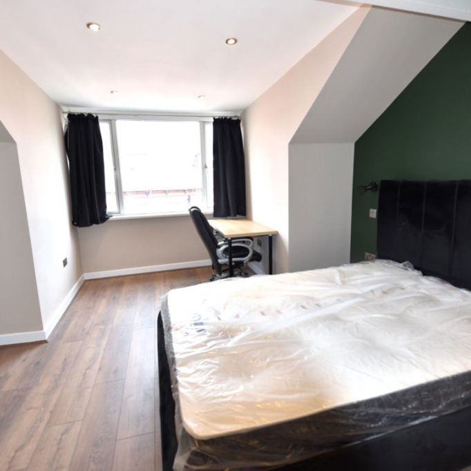 4 bedroom House in Thornville Street, Leeds - Photo 1