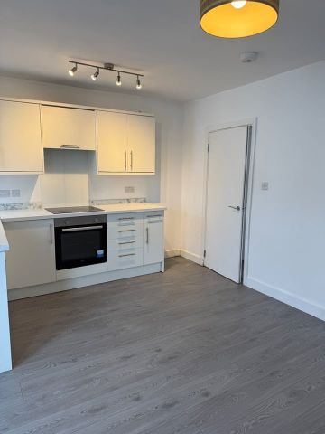 2 Bed Flat, Linton Road, BN3 - Photo 4