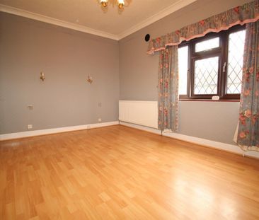 3 Bedroom House - Detached To Let - Photo 2