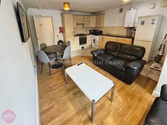 4 bedroom apartment to rent - Photo 1