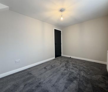 High Street, Neston - Photo 4