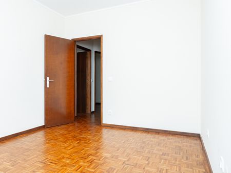 2+1 Bedroom Apartment in Canidelo (Remodeled) - Photo 4