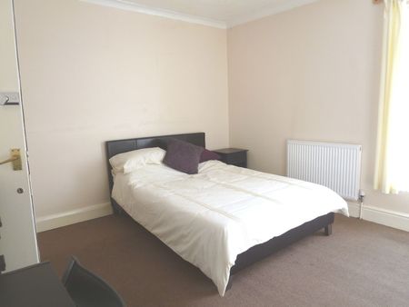 Student Accommodation, 10 Sibthorp Street, Lincoln, Lincolnshire, LN5 7SH, United Kingdom - Photo 5