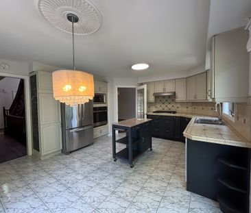 For Lease - 109 Carlyle Crescent, Aurora, Ontario - Photo 5