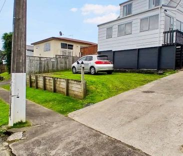 Elegantly Refurbished 3-Bedroom Home in Glenfield - Photo 2