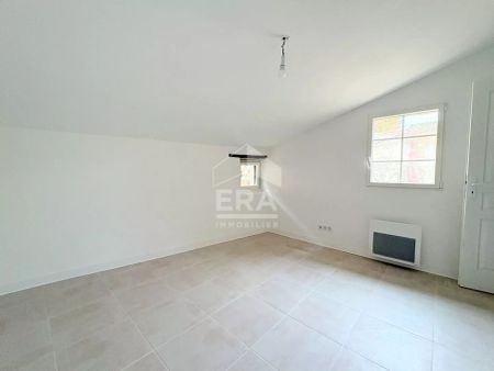 A LOUER CUCURON 84160 MAISON DE VILLAGE TYPE 3 PIECES D'ENVIRON 58M² AVEC CAVE - Photo 5