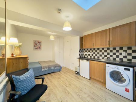 Studio to rent - Photo 3