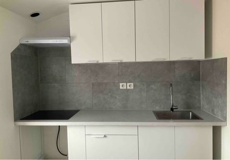 Location Appartement 3 pièces 63m² COMBRONDE 63460 - Photo 3