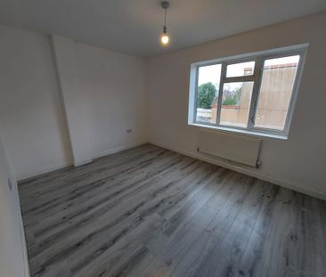 3 bedroom apartment to rent - Photo 2