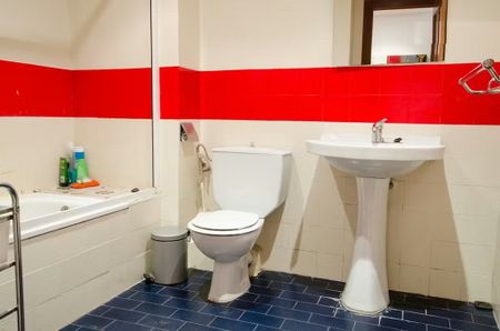 Plaça del Poeta Vicente Gaos, Valencia, Valencian Community 46021 - Photo 4