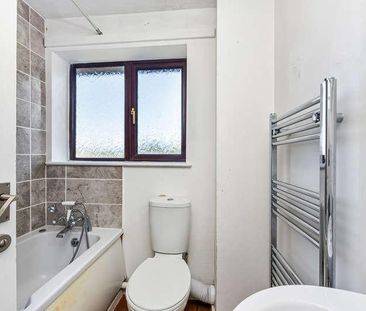 Derwent Close, Horndean, PO8 - Photo 3