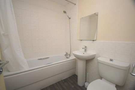 4 bedroom house to rent - Photo 2