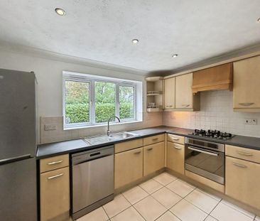 4 bedroom detached house to rent - Photo 3