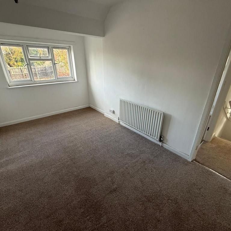 3 bedroom semi-detached house to rent - Photo 1