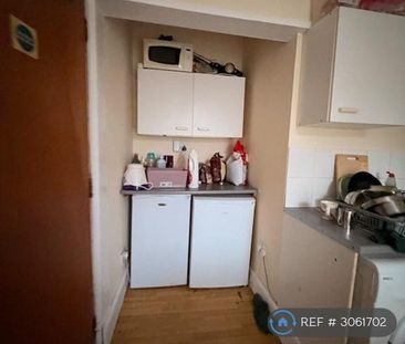 1 bedroom in a flat share to rent - Photo 6
