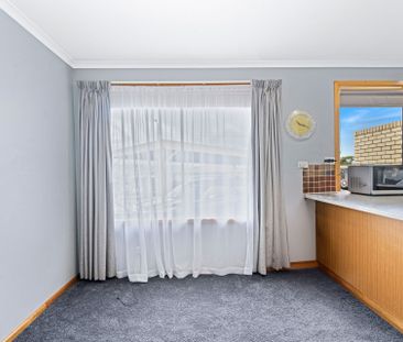 Convenient 2-Bed Unit in Moonah - Photo 2