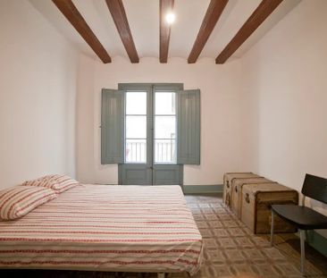 Carrer dAvinyó, Barcelona, Catalonia 08002 - Photo 5