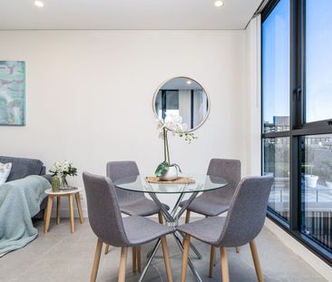 MODERN TWO BEDROOM UNIT ON LEVEL 7 WITH PRIVATE ASPECT AND VIEWS - ... - Photo 5