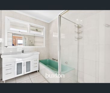 32 Yertchuk Avenue, Ashwood, Vic 3147 - Photo 2