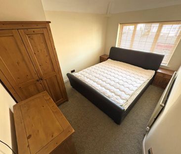 3 bedroom semi-detached house to rent - Photo 4