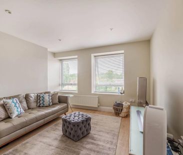 2 bedroom flat to rent - Photo 2