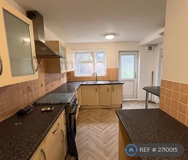 3 bedroom terraced house to rent - Photo 4