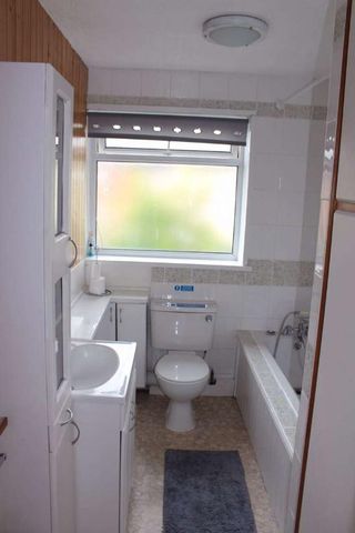 Student Flat // Bed // Aug, LN5 - Photo 5