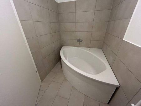 Attraktive 4-Zimmer Wohnung mit Terrasse und Garten zu vermieten! - Photo 2