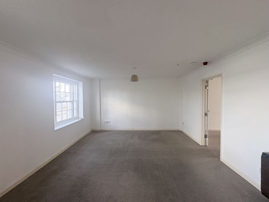 F1 Hawkings House - Photo 1