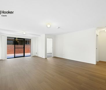 Spacious 2-Bedroom Unit in Prime Location - Photo 1