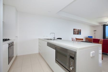 FURNISHED ONE BEDROOM APARTMENT WITH STUDY - Photo 3