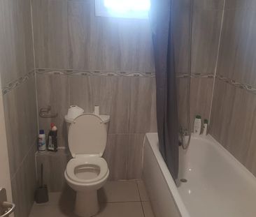 1 Bed Flat, Station Parade, IG11 - Photo 1