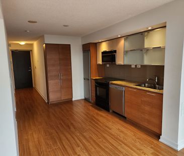 For Lease - 25 Capreol Court Unit# 1902, Toronto, Ontario - Photo 6