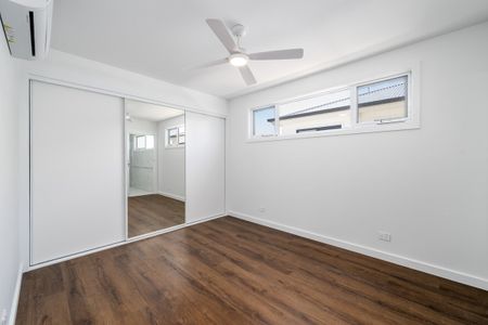MODERN, NEW AND FULLY FURNISHED! - Photo 5