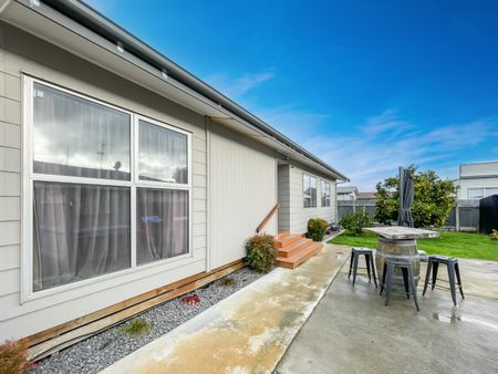 Avenue Road East, Hastings Central - Photo 5