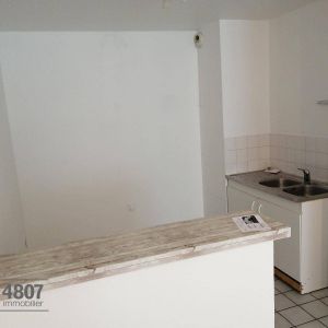 Location appartement rénové 2 pièces 40 m² à Cluses (74300) 5 - Photo 2