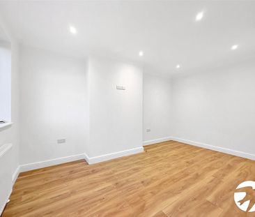 2 bedroom maisonette to rent - Photo 4