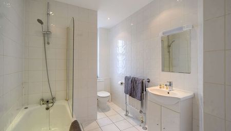 Apartment, Hill Street W1J - Photo 4