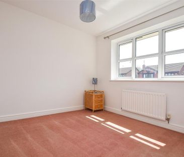 4 bedroom detached house to rent - Photo 6