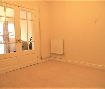 Studio to rent - Photo 6