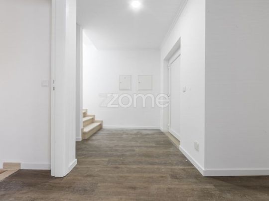 3 room luxury House for rent in Seixal, Distrito de Setúbal - Photo 1