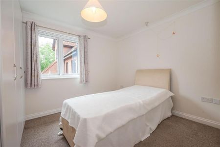 1 bedroom retirement property to rent - Photo 4