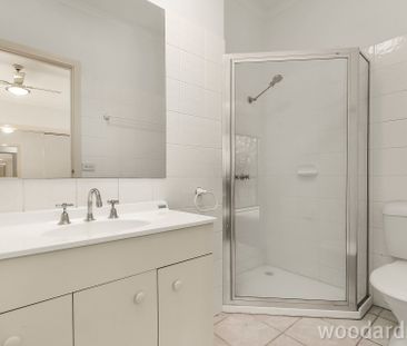 Single-level villa with own street front - Photo 5